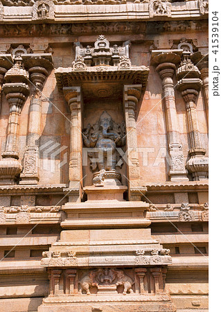 Ganesha, niche on the southern wall, Subrahmanyam shrine, Brihadisvara Temple complex, Tanjore Ganesha, niche on the southern wall, Subrahmanyam shrine, Brihadisvara Temple complex, Tanjore 41539104