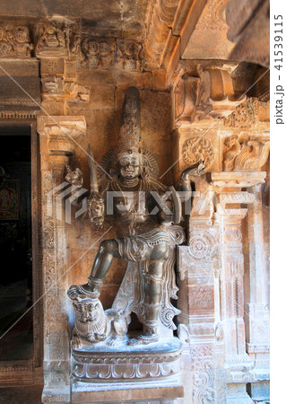 Dwarapala on the right, Subrahmanyam shrine, Brihadisvara Temple complex, Tanjore, Tamil Nadu Dwarapala on the right, Subrahmanyam shrine, Brihadisvara Temple complex, Tanjore, Tamil Nadu 41539115