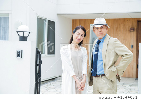 夫婦　カップル　ミドル　ライフスタイル　カジュアル 41544031