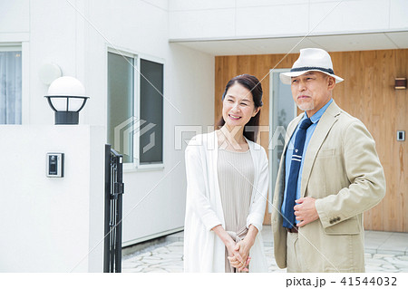 夫婦 カップル ミドル ライフスタイル カジュアル 夫婦 カップル ミドル ライフスタイル カジュアル 41544032