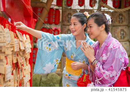 woman making their wishes 41545875