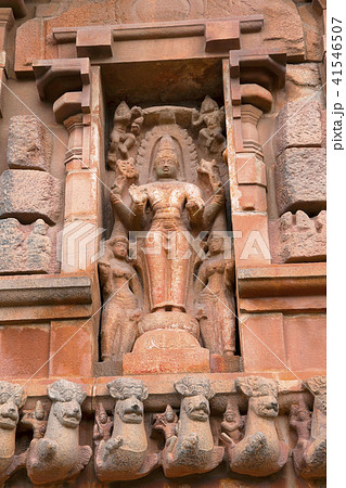 Lord Vishnu with Sri-devi, Brihadisvara Temple 41546507