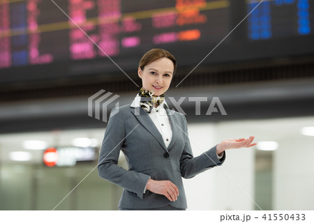 空港　キャビンアテンダント　外国人　撮影協力：成田空港 41550433