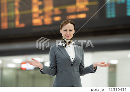 空港　キャビンアテンダント　外国人　撮影協力：成田空港 41550435