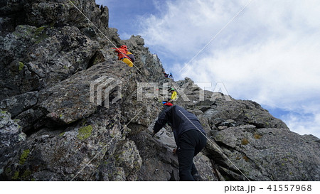 槍ヶ岳山頂まであと少し 41557968