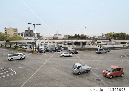 熱田神宮南交差点の風景(愛知県名古屋市熱田区) 熱田神宮南交差点の風景(愛知県名古屋市熱田区) 41565093