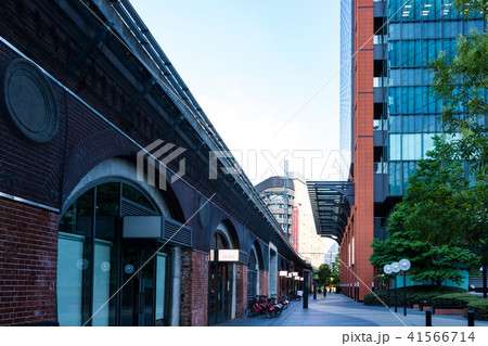 (東京都-都市風景)神田万世橋横のビルと風景 41566714