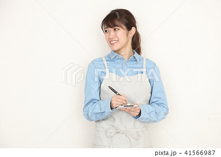 店員 女性 注文 店員 女性 注文 41566987