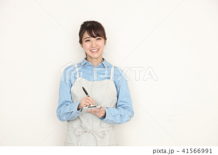 店員 女性 注文 41566991