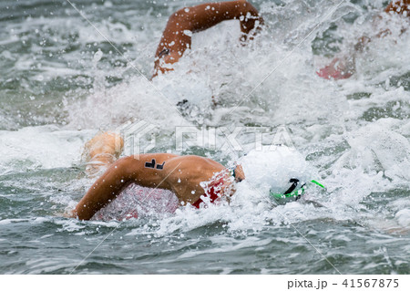 トライアスロンスイム選手 41567875