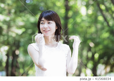 ビューティー　スキンケア　ポートレート　女性　新緑 41568034