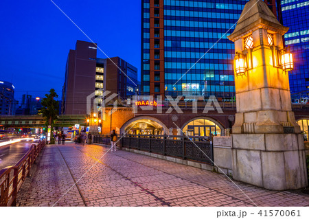 東京　秋葉原　夜の万世橋 41570061