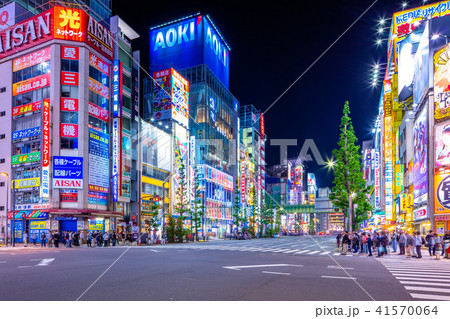 東京　秋葉原　夜の電気街 41570064