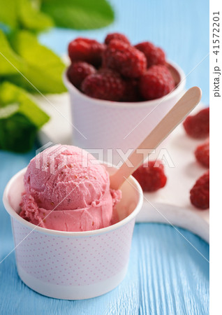 Vanilla and raspberry ice-cream. 41572201