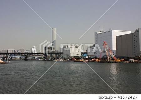 東京都京浜運河そばの風景 東京都京浜運河そばの風景 41572427