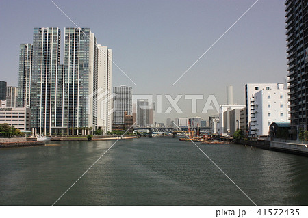 東京都京浜運河そばの風景 東京都京浜運河そばの風景 41572435