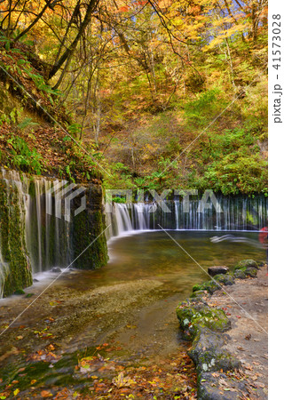 白糸の滝 長野県 紅葉の季節の写真素材