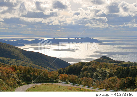 龍飛岬　竜泊ラインのワインディングロードから望む小泊 41573366