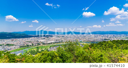 嵐山から眺める京都の町並みと東山 41574410