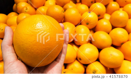 A group of oranges in supermarket 41578870