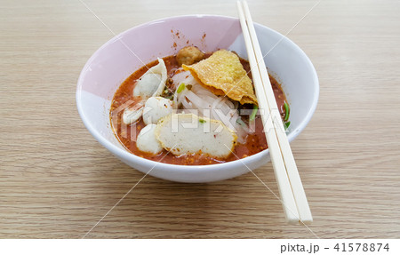 Noodle bowl placed on a wooden table. Noodle bowl placed on a wooden table. 41578874