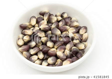 ブラックポップコーンカーネル: black popcorn kernels  41581845