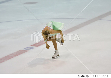 Girl ice skating Girl ice skating Girl ice skating Girl ice skating 41582623