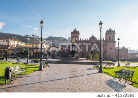 Catedral del Cuzco and Plaza de Armas in Peru. Catedral del Cuzco and Plaza de Armas in Peru. 41583969
