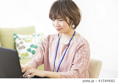 ビジネスイメージ・若い女性 ビジネスイメージ・若い女性 41584682