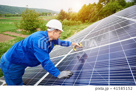 Installing of solar photo voltaic panel system 41585152