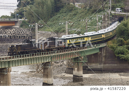 撮影の名所:波瀬ノ浦を行く、DE10重連+サロンカーなにわ(サロンカーあかつき) 撮影の名所:波瀬ノ浦を行く、DE10重連+サロンカーなにわ(サロンカーあかつき) 41587220