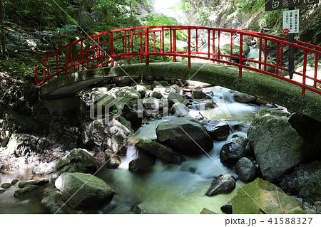 渓谷と橋 41588327