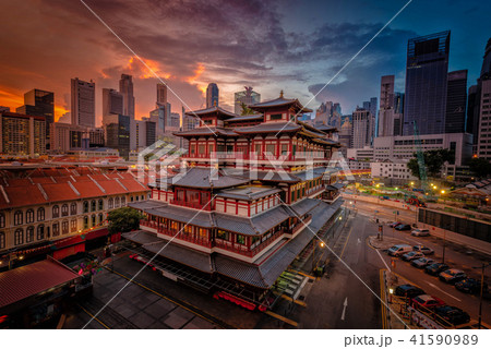 Buddha Tooth Relic Temple at sunrise in China town 41590989