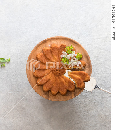 マルグリット型のアーモンドケーキの写真素材