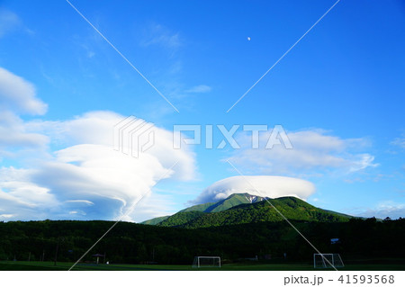利尻岳とレンズ雲 41593568