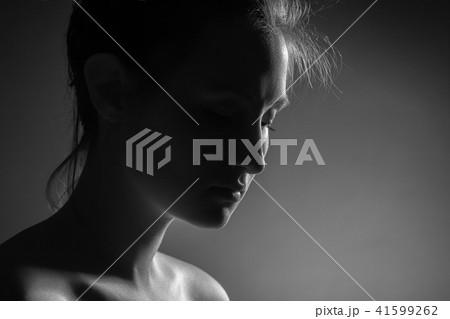 sad young woman 41599262