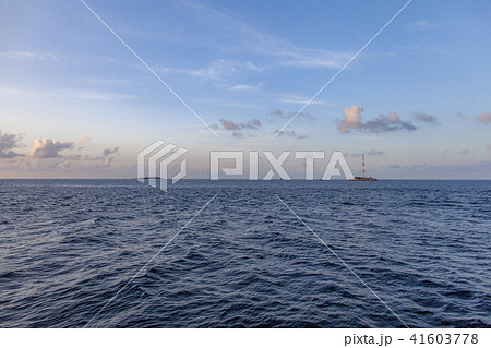 南国 モルディブ モルジブ 海 ハワイ 夏 海外 水上ヴィラ 結婚式 砂浜の写真素材