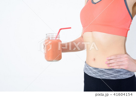 フィットネス、ダイエットイメージの若い女性 41604154