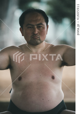 Sumo wrestling 41605911
