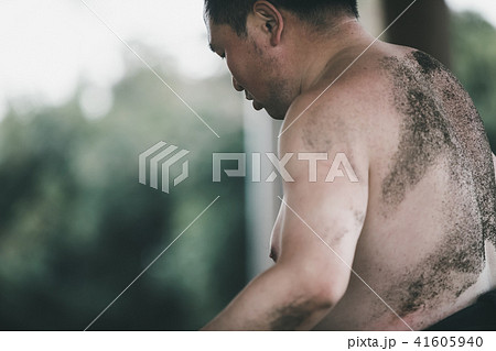 Sumo wrestling 41605940