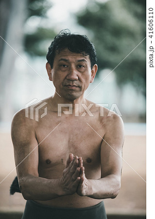 Sumo wrestling 41606110