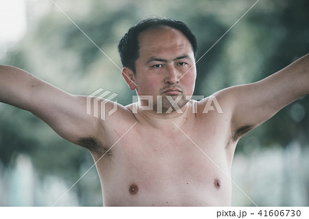 Sumo wrestling 41606730