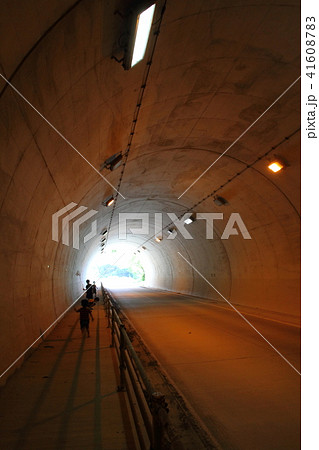 トンネル内部 トンネル内部 41608783