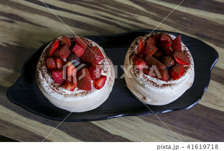 Strawberry Pavlova Strawberry Pavlova 41619718