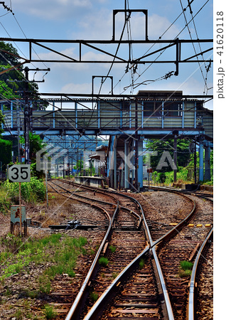 ｊｒ青梅線 二俣尾駅 西城踏切 東京都青梅市二俣尾の写真素材