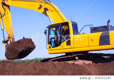 Close-up of a construction site excavator Close-up of a construction site excavator 41631187