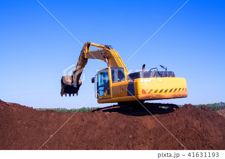 Close-up of a construction site excavator Close-up of a construction site excavator 41631193