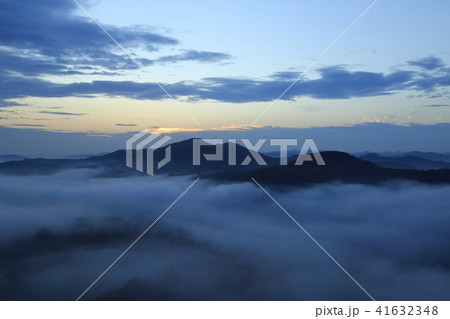 鎌倉山の雲海 ( 栃木県 茂木町 11月 ) 41632348