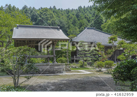 大長寺の鐘楼と本堂（鎌倉市岩瀬） 41632959