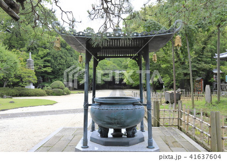 東漸寺の香炉 (千葉県松戸市とうぜんじ) 東漸寺の香炉 (千葉県松戸市とうぜんじ) 41637604